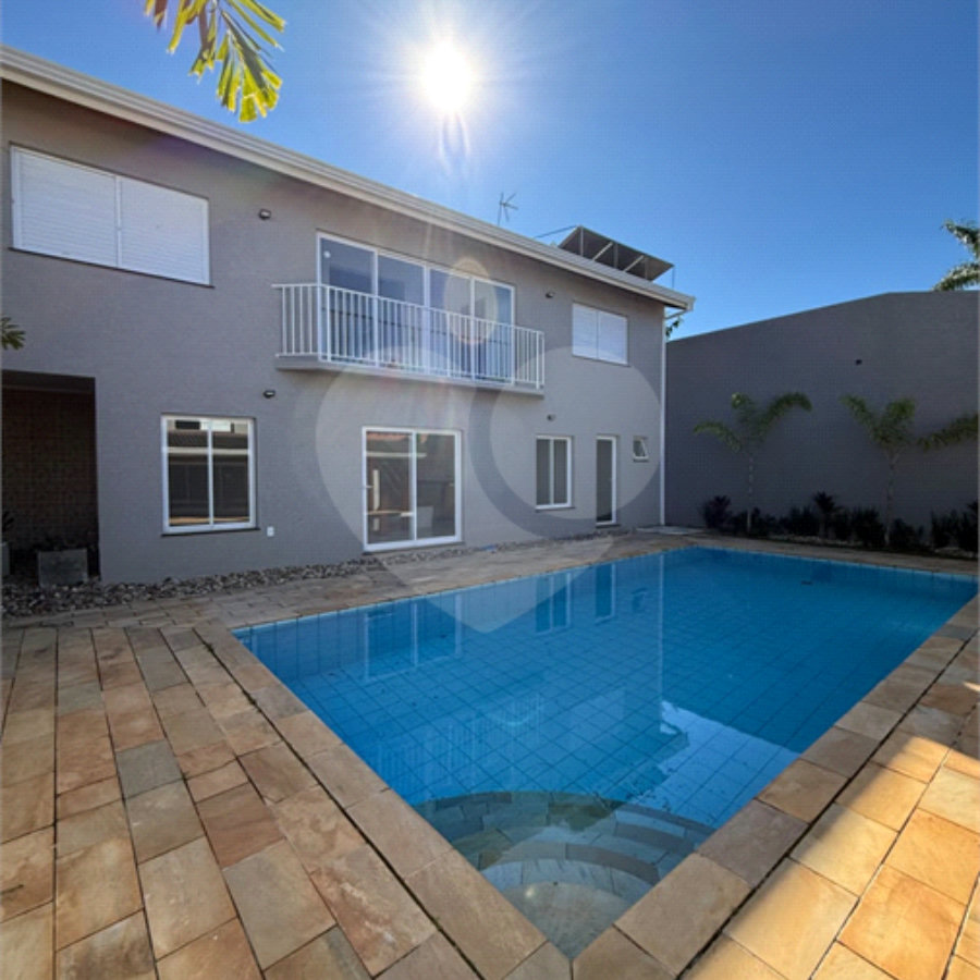 Casa à Venda com 5 Suítes na Vila Giglio em Atibaia/SP