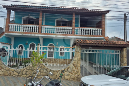 Sobrado à venda com 3 quartos, sendo 1 suíte, em Jardim Modelo, Suzano, SP