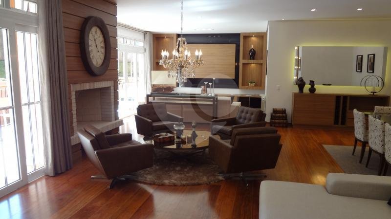 Duplex à venda com 6 suítes no Centro, Campos do Jordão, SP