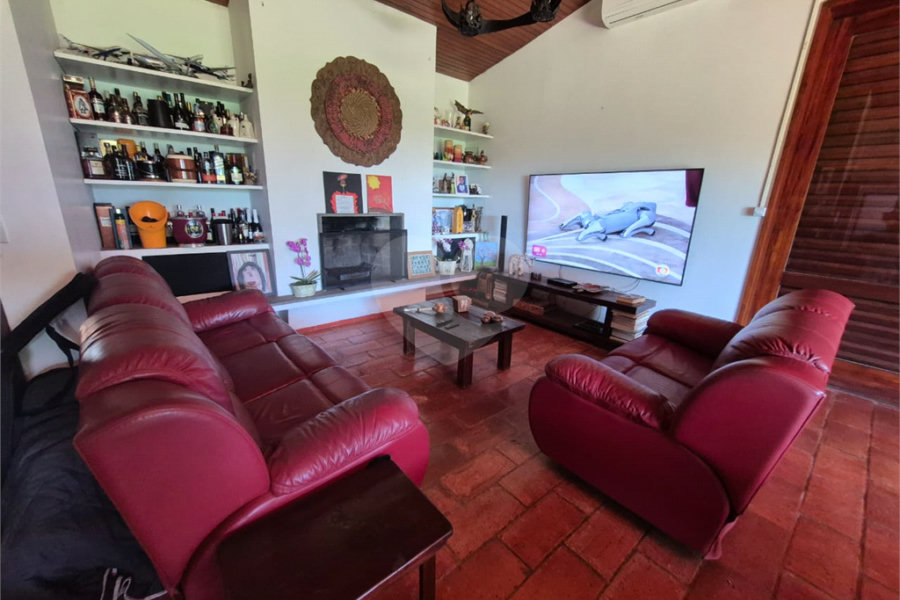 Casa Térrea à venda com 4 quartos, sendo 2 suítes, em Roseira, Mairiporã, SP