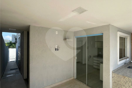 Casa à venda com 3 quartos, sendo 1 suíte, no condomínio Residencial Green Ville, Rio de Janeiro - RJ