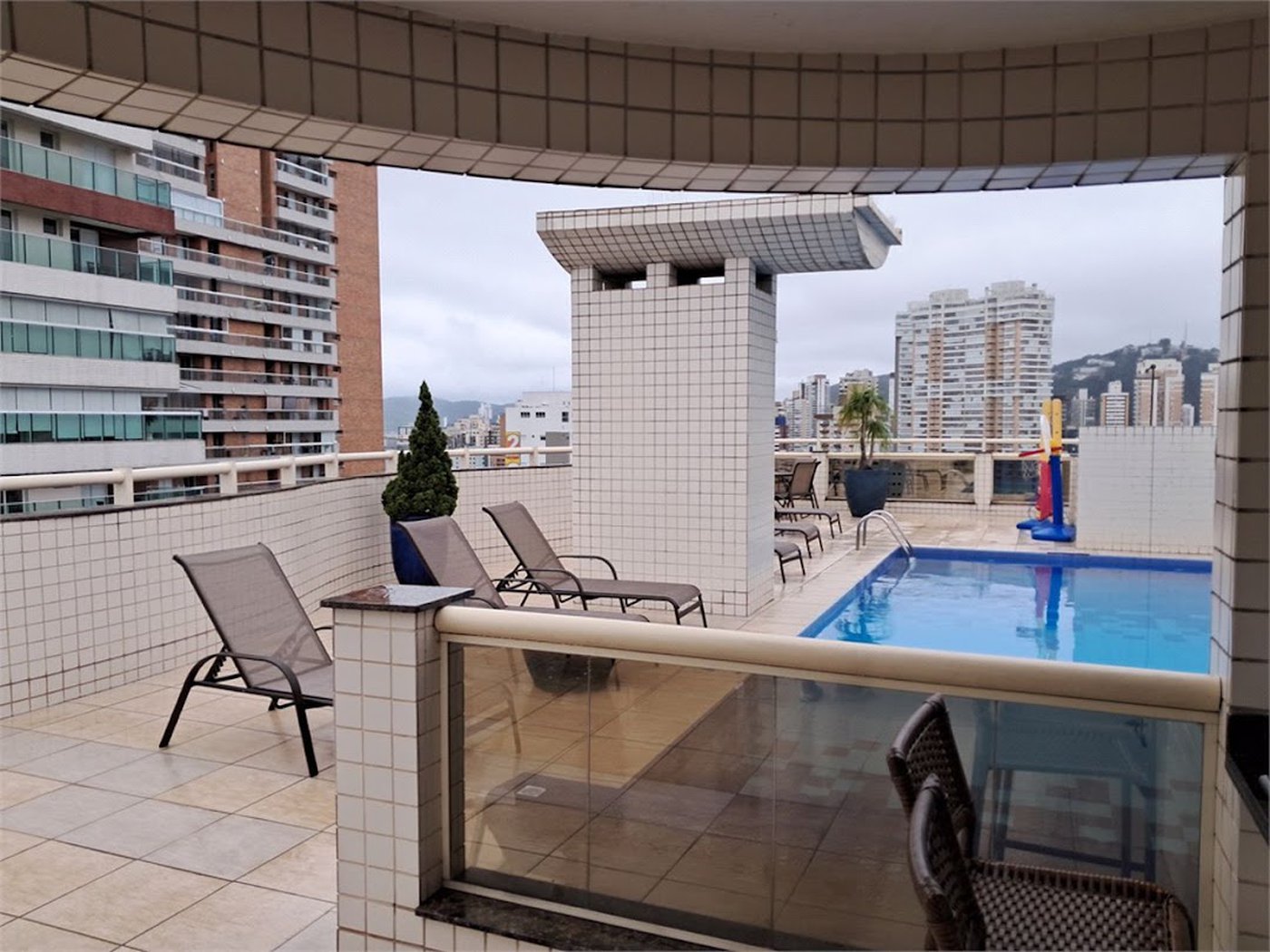 Apartamento Residencial à venda, Gonzaga, Santos - AP0761.
