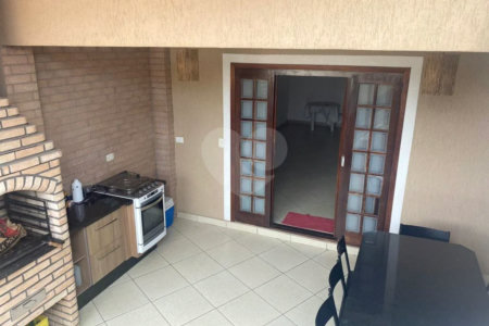 Sobrado à venda com 3 quartos, sendo 2 suítes, em Vila Mazzei, São Paulo, SP