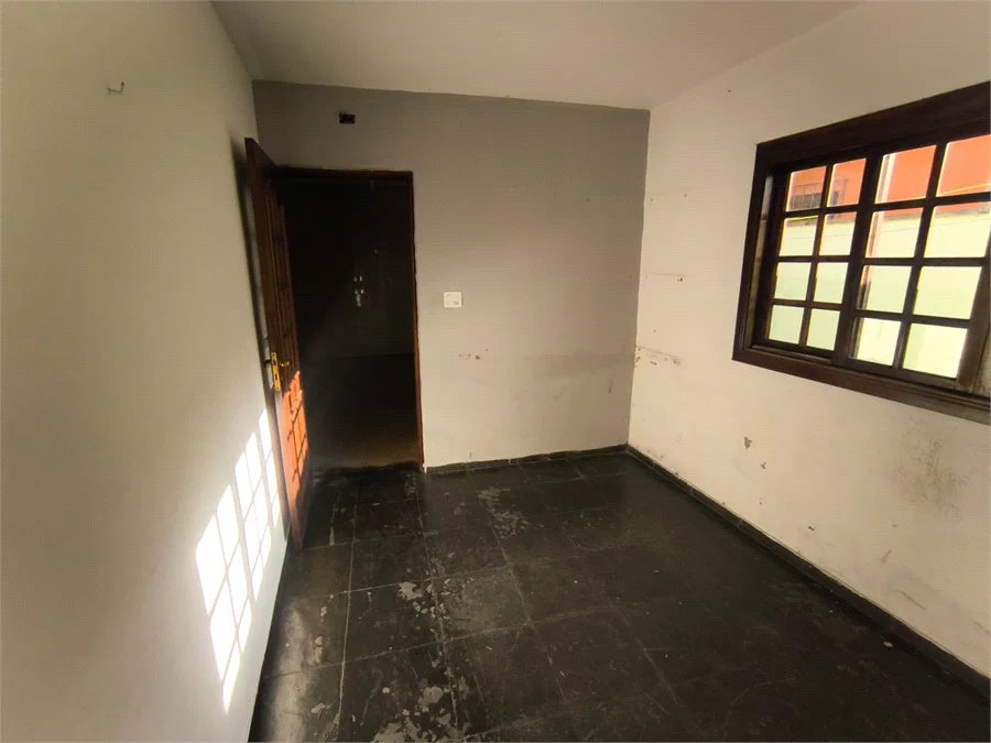 Casa à venda com 3 quartos em Jardim das Esmeraldas, São Paulo, SP