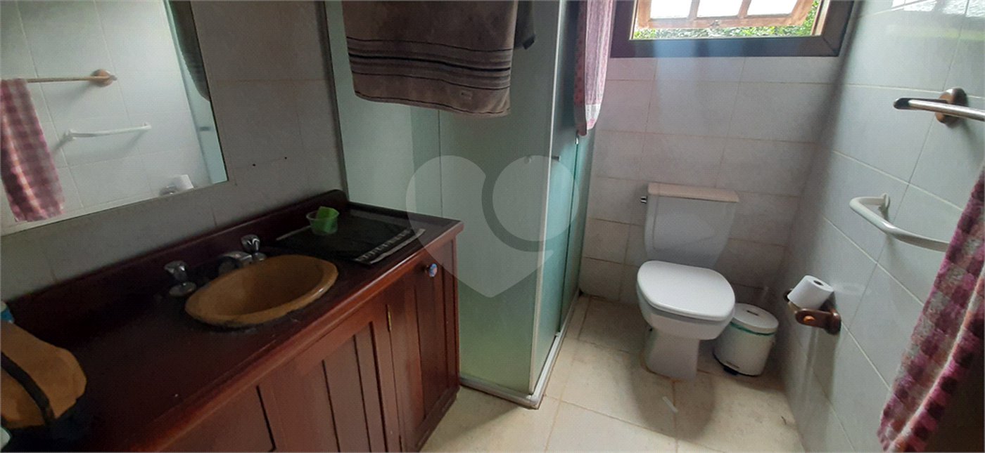 Casa à venda com 4 quartos, sendo 2 suítes, no condomínio Associação Reserva das Hortênsias, Mairiporã - SP