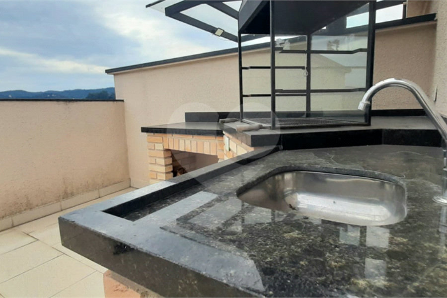 Casa à venda com 3 quartos, sendo 1 suíte, no condomínio Residencial Gran Veiga, São Paulo - SP