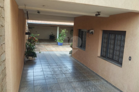 Sobrado à venda com 3 quartos, sendo 1 suíte, em Jardim Nova América, Araraquara, SP