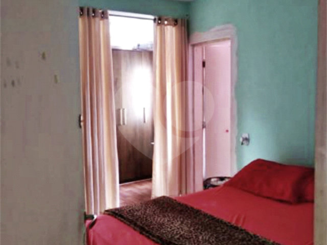 Sobrado à venda com 4 quartos em Parada Inglesa, São Paulo, SP