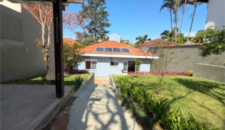 Casa à venda com 3 quartos, sendo 1 suíte,  em Alto da Boa Vista, São Paulo, SP