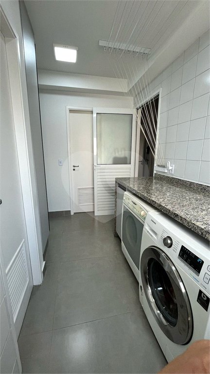 Apartamento de 176 m2 com 4 dormitórios sendo 3 suítes com 3 vagsa Condomínio Dolce Vita Avenida Lacerda Franco ,Cambuci -São Paulo