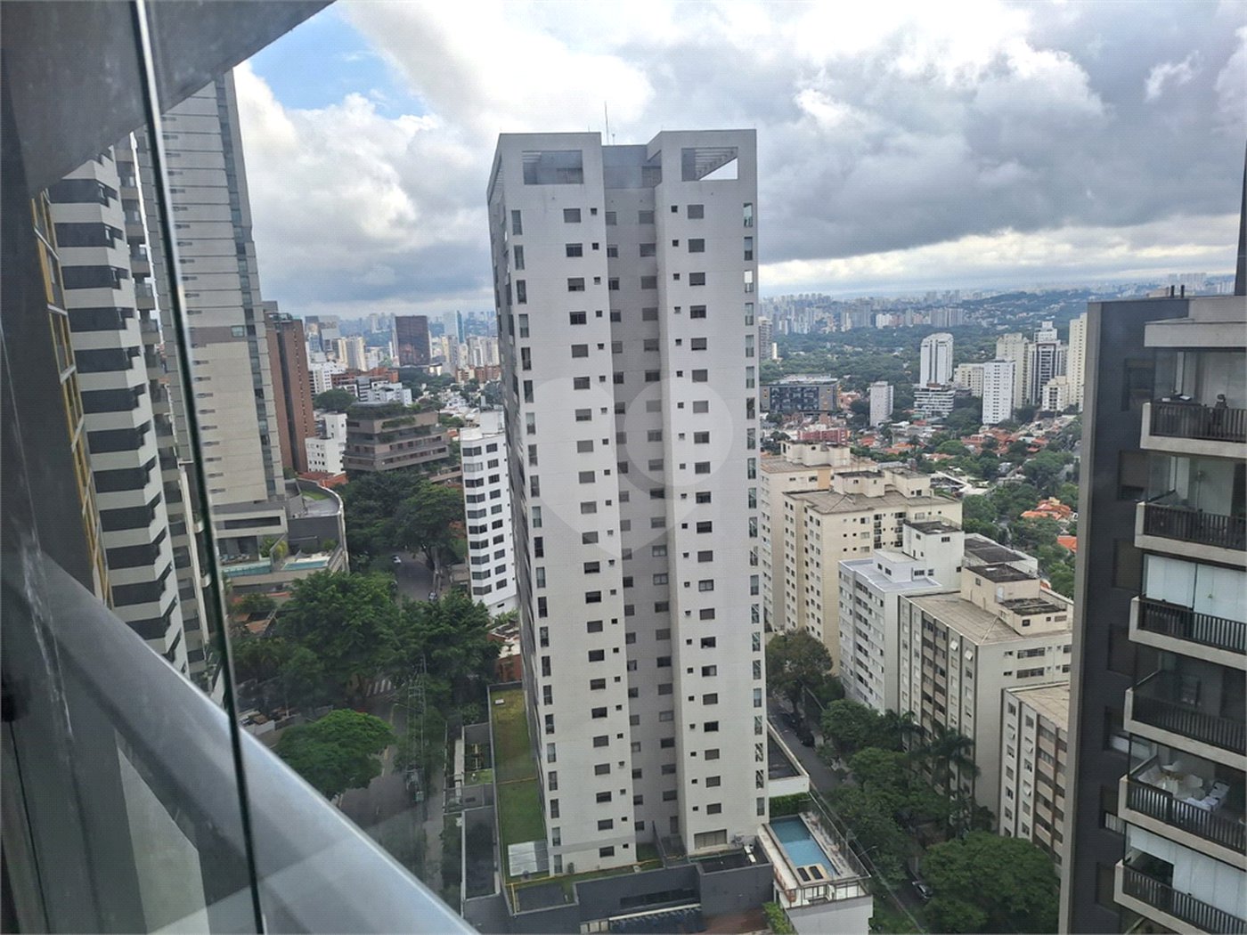 Apartamento à venda com 3 suítes em Sumarezinho, São Paulo, SP