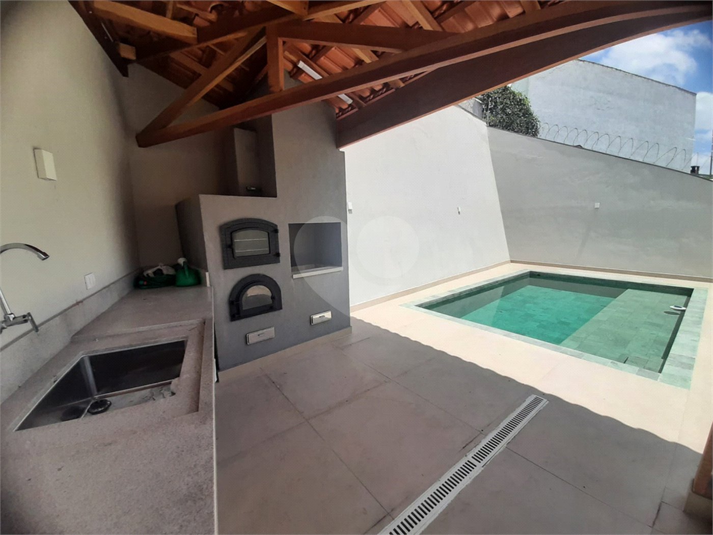 Casa Térrea à venda ou para alugar com 4 suítes em Jardim São Bento, São Paulo, SP