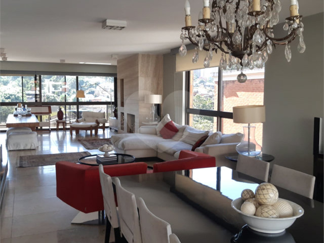 Apartamento à venda com 5 suítes em Real Parque, São Paulo, SP