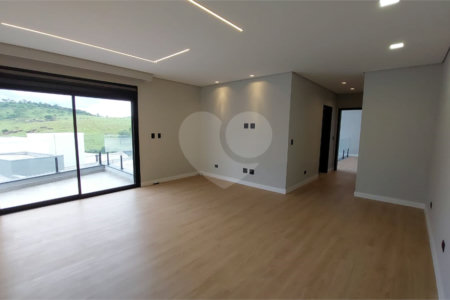 Casa à venda com 5 suítes no condomínio Figueira Garden, Atibaia - SP