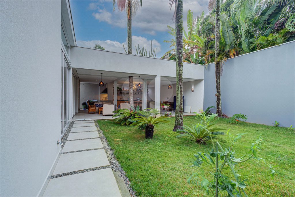 Casa Térrea à venda com 4 suítes em Alto da Boa Vista, São Paulo, SP