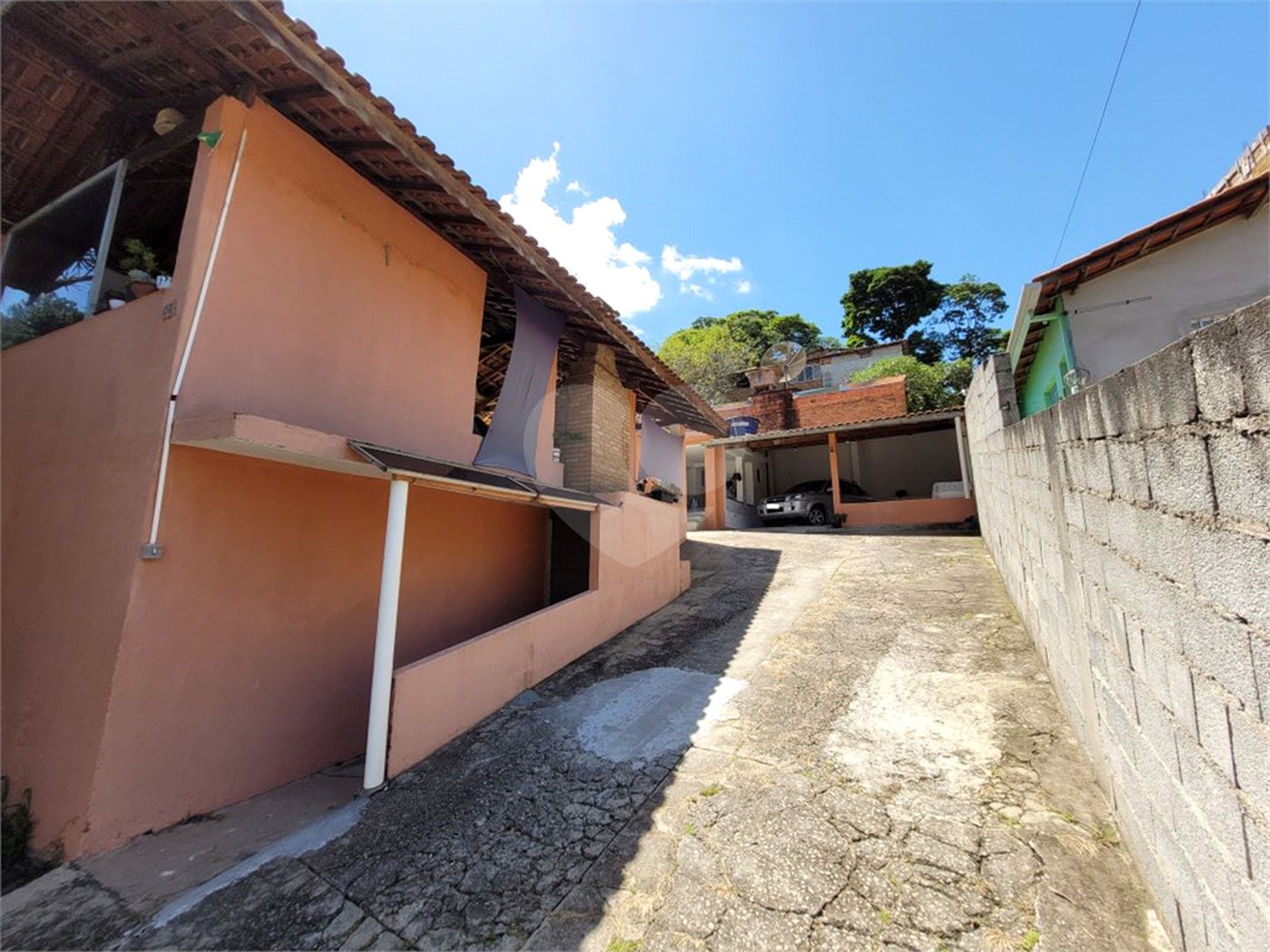 Chácara à venda com 3 quartos, sendo 1 suíte,  em Jardim Imperial, Atibaia, SP