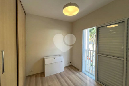 Casa à venda com 4 quartos, sendo 1 suíte,  em Jardim Franca, São Paulo, SP
