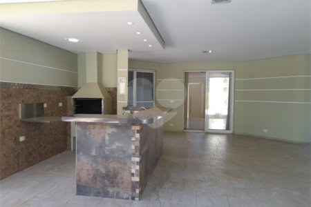 Casa à venda com 4 quartos, sendo 3 suítes, no condomínio Residencial Terras de Vinhedo, Vinhedo - SP