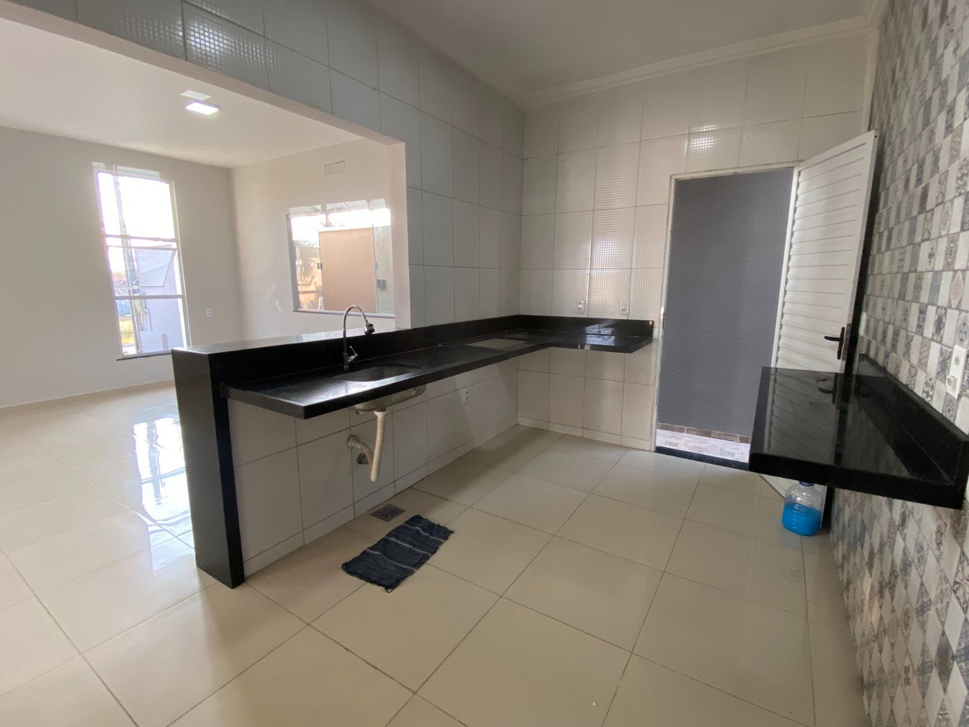 Casa à venda com 3 quartos, sendo 2 suítes, no condomínio PORTO LAGOA, Aquiraz - CE