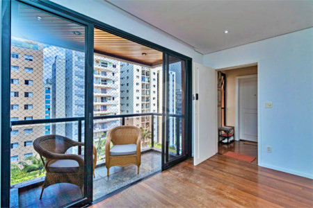 Apartamento à venda com 3 quartos, sendo 1 suíte, em Vila Olímpia, São Paulo, SP