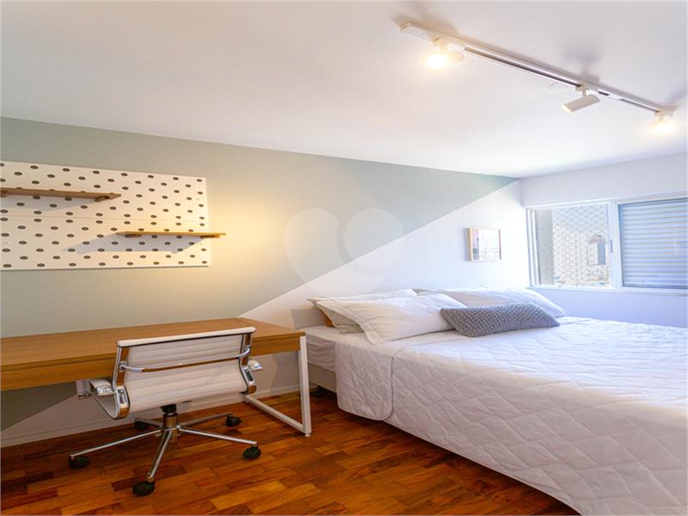 Apartamento à venda com 4 quartos, sendo 1 suíte, em Vila Cordeiro, São Paulo, SP