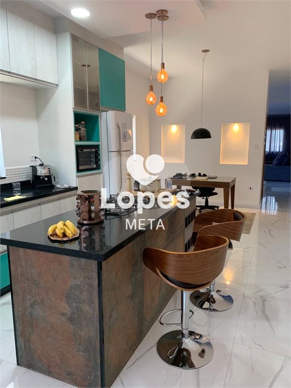 Casa à venda com 3 quartos, sendo 1 suíte,  no condomínio Residencial São José, Taubaté - SP