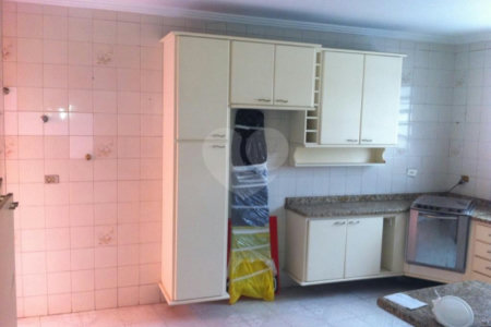 Sobrado à venda com 3 quartos, sendo 1 suíte, em Chora Menino, São Paulo, SP