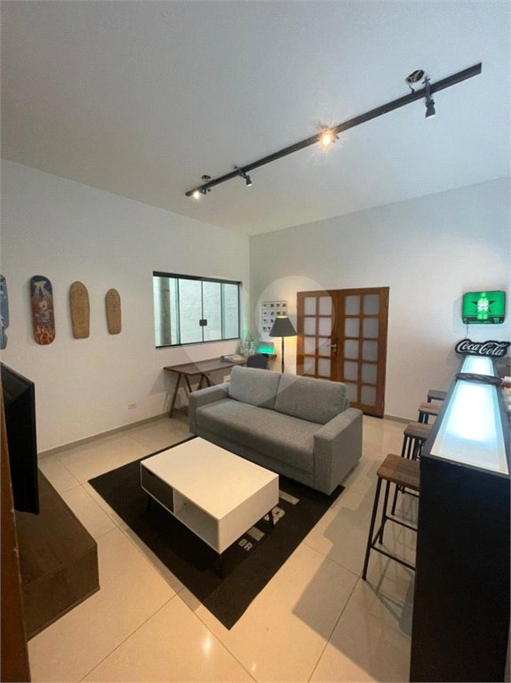 Casa à venda com 5 quartos, sendo 3 suítes,  no condomínio Flamboyant, Atibaia - SP