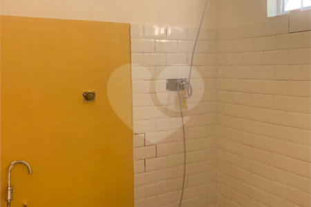 Casa à venda com 2 quartos em Vila Guedes, São Paulo, SP