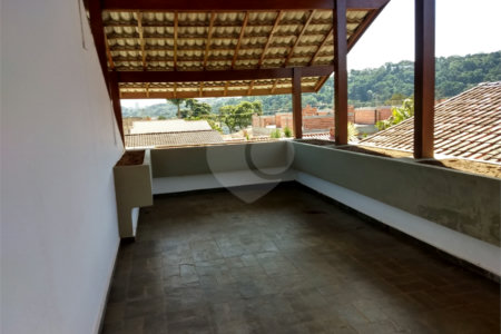 Sobrado à venda com 5 quartos, sendo 1 suíte, em Vila Esperia Ou Giglio, Atibaia, SP