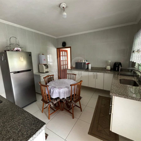 Casa à venda com 4 quartos, sendo 2 suítes, no condomínio Zuleika Jabour, Salto - SP