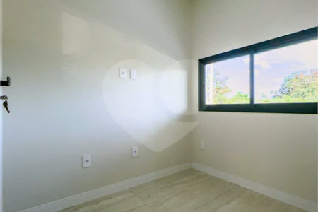 Indaiatuba - Condomínio Milano - Sobrado - 350 m² de terreno - 240 m² de área construída - 4 vagas de garagem, sendo 2 cobertas - Salas de estar e jantar integradas - 3 suítes com closet e varanda no pavimento superior - Escritório no térreo - Espaço gourmet com churrasqueira - Banheiro externo