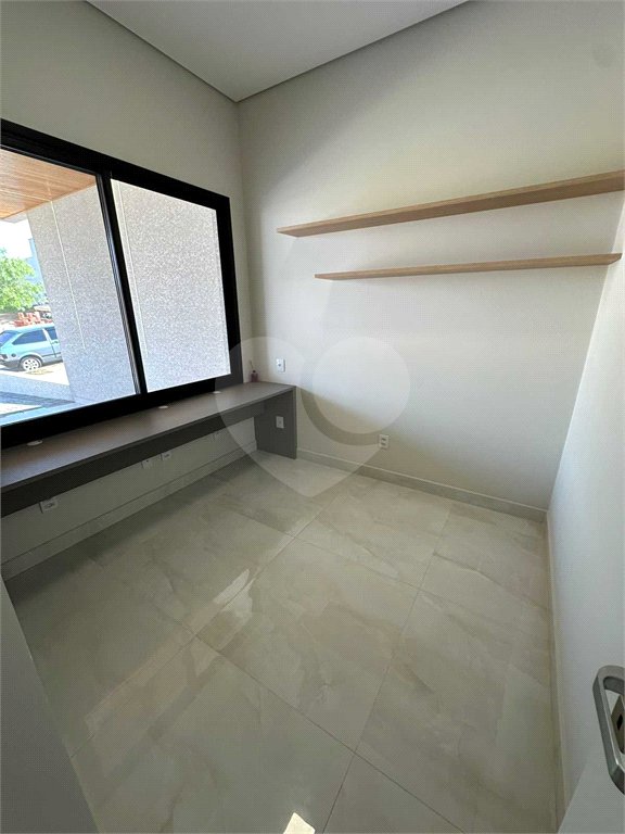 Casa à venda com 3 suítes no condomínio Condomíno Helena Maria, Sorocaba - SP