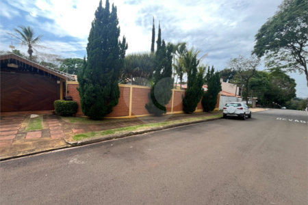 Casa à venda com 3 quartos, sendo 1 suíte, em Parque Santa Marta, São Carlos, SP