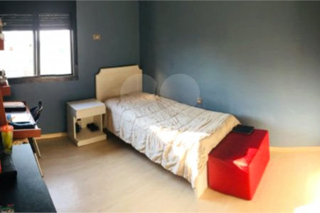 Apartamento à venda com 4 quartos, sendo 2 suítes,  em Aclimação, São Paulo, SP