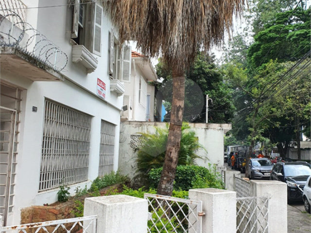 Sobrado para alugar com 3 quartos em Campo Belo, São Paulo, SP