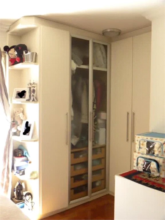 Casa à venda com 3 quartos, sendo 1 suíte, no condomínio Villas de São Francisco, São Paulo - SP