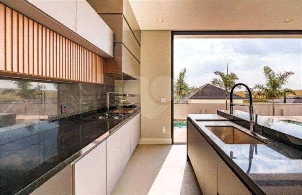 Casa à venda com 3 quartos, sendo 2 suítes,  no condomínio Alphaville Dom Pedro Iii, Campinas - SP