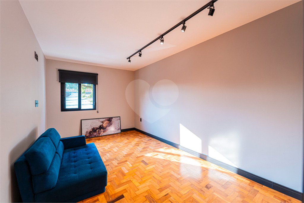 Sobrado à venda com 4 quartos, sendo 2 suítes, em Moema, São Paulo, SP
