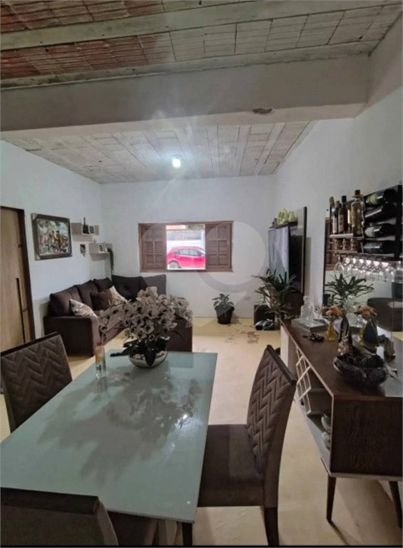 Casa à venda com 2 quartos no condomínio Antilhas, Cotia - SP