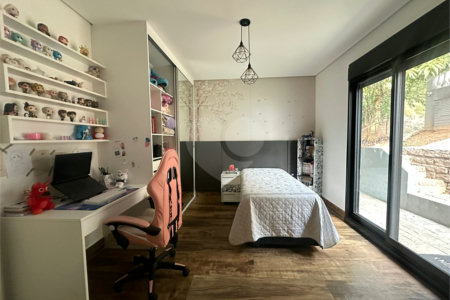 Casa à venda com 3 suítes no condomínio Estância Marambaia, Vinhedo - SP