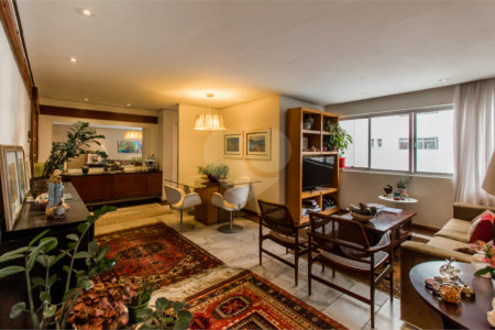 Apartamento à venda com 3 quartos, sendo 1 suíte, em Santo Amaro, São Paulo, SP