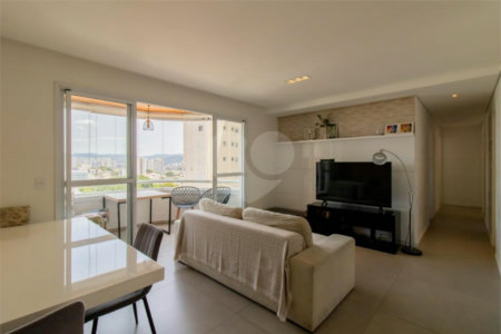 Apartamento à venda com 3 quartos, sendo 1 suíte, em Jardim Zaira, Guarulhos, SP