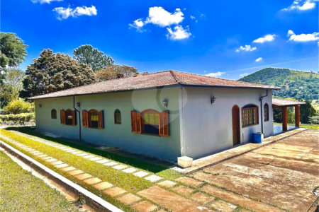Sítio à venda com 6 quartos, sendo 1 suíte, no Centro (são João Novo), São Roque, SP