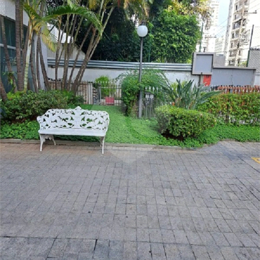 Apartamento 97m² para locação com 2 dormitórios e 1 vaga para garagem localizado na Vila Clementino