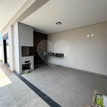 Casa à venda com 3 quartos, sendo 1 suíte, no condomínio Reserva Central Parque, Salto - SP