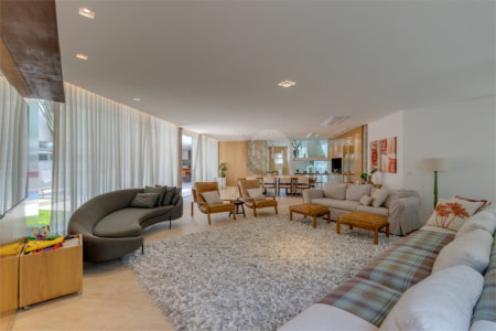 Casa à venda com 3 suítes no condomínio Residencial Canumã, São Paulo - SP