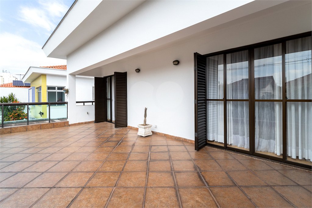 Casa à venda com 4 quartos, sendo 3 suítes, em Vila Mariana, São Paulo, SP