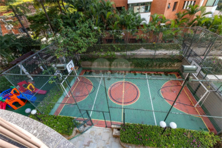 Apartamento à venda com 4 quartos, sendo 3 suítes, em Moema, São Paulo, SP