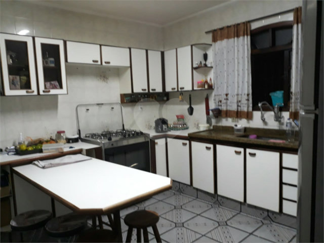 Sobrado à venda com 4 quartos, sendo 2 suítes,  em Parque Edu Chaves, São Paulo, SP
